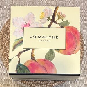 Jo Malone Nectarine Blossom & Honey Cream Box